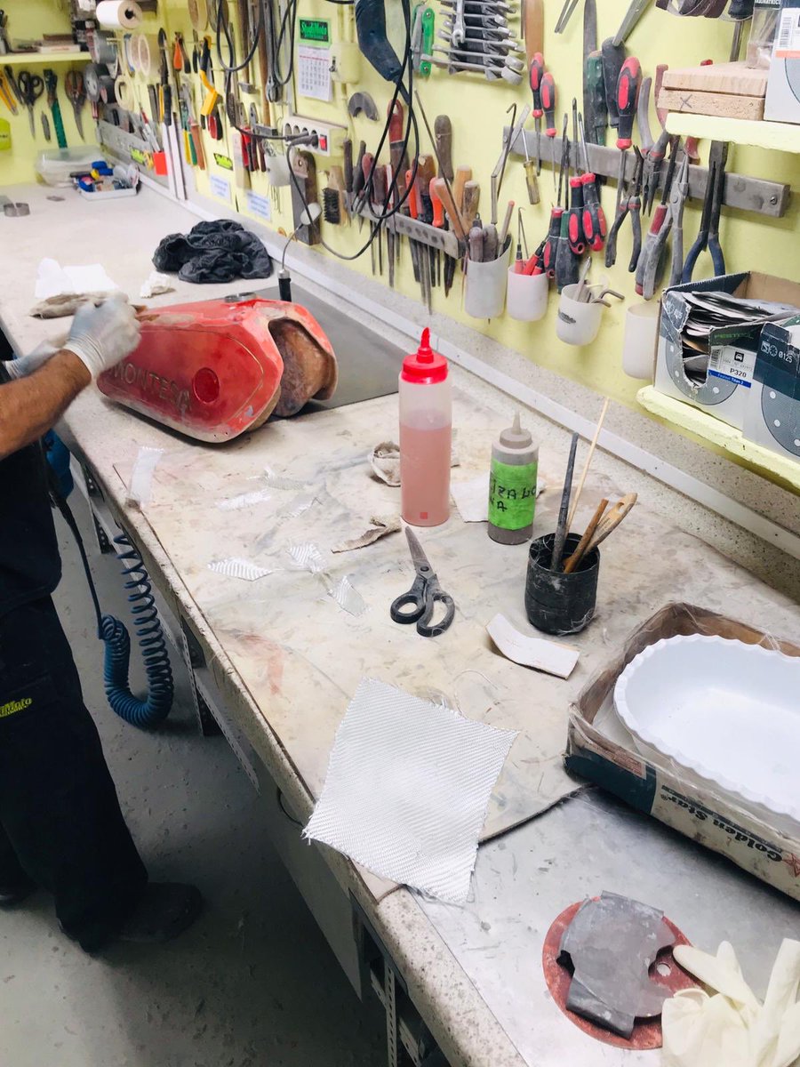 studimoto's tweet photo. Proceso
#StudiMoto #RestauroDepositos #TodoPintado #MontesaEnduro360H6 #Reparacion #Decapado #FibraDeVidrio #EpoxyInterior #Nivelado #Pintura #AcabadosTOP #Calidad #DetallesQueMarcanLaDiferencia #Proceso #Despues #Antes https://t.co/UunCzsctqj