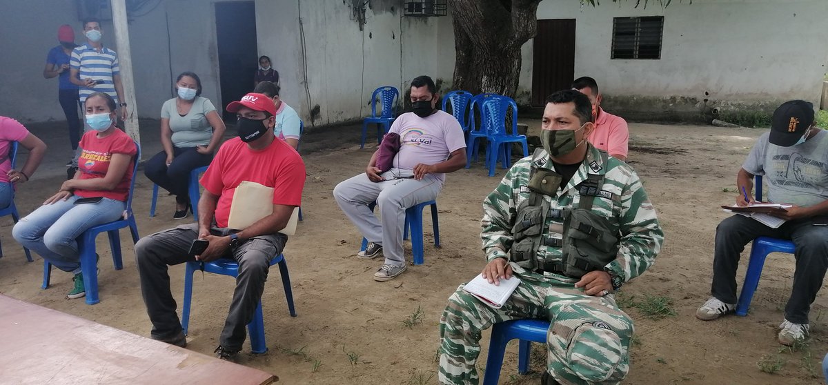 EnmitaPsuv's tweet photo. #EnReunion Con Los Movilizadores de los Diferentes Sectores "Motorizados, Mujeres, Milicianos, Comunas, Trabajadores, Salud, Cultura" para él Simulacro del #15Nov y Rumbo a las Elecciones Parlamentarias del #6DVictoriaChavista 
#El6DLosVamosACambiar @PartidoPSUV https://t.co/1pSkb4fnxz