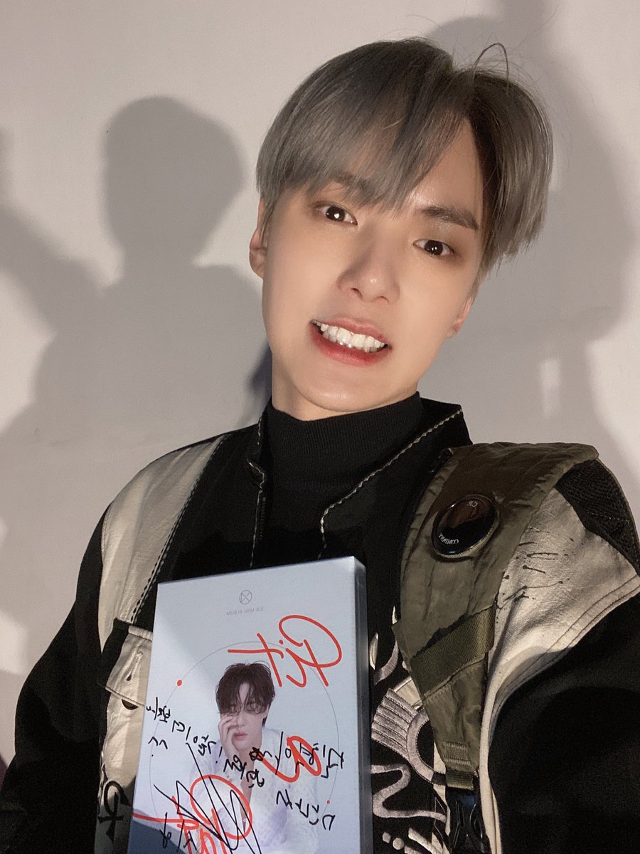 OfficialMONSTAX's tweet photo. 행복한날 누군가를 좋아해본 내가 있기에 나를 좋아하는 누군가를 진심으로 좋아해줄 수 있게 된 것 같아요 #민혁 https://t.co/cdFWVi8eJC