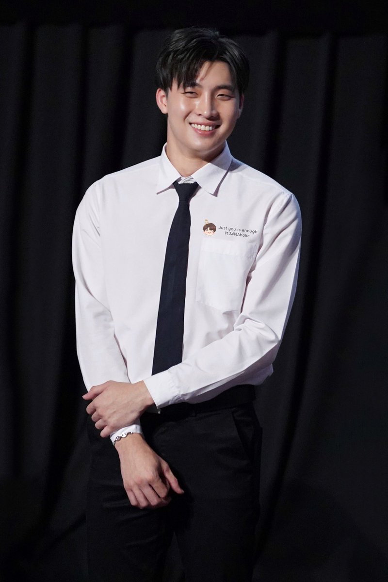 m34naholic's tweet photo. Chapter 97 : 201111 - #AChanceToLoveEP12

Hello Chubby @m34nismind ☺️

#MeanPhiravich #MeanTro https://t.co/DY59lHjKPL