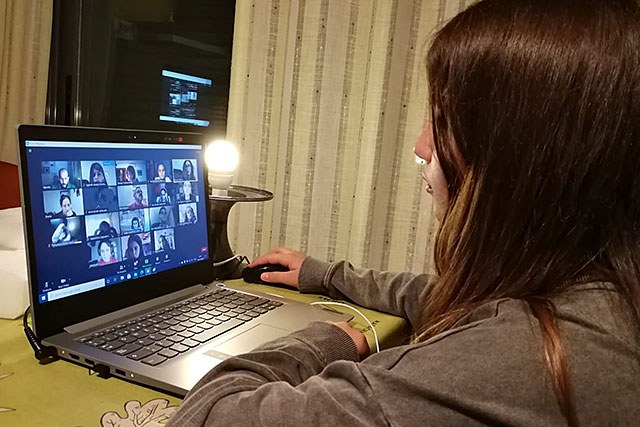 ajuntamentSPM's tweet photo. [NOTICIA] El #CIMSPM treballarà aquest curs el tema Acompanyant les emocions

💻Ahir es va celebrar la 1a trobada telemàtica dels representants de les 7 escoles

✅Participen 636 alumnes de 5è i 6è de Primària 

#SPMEduca #CuidemnosSPM

👉🏽+ INFO https://t.co/UzQms7NNRF https://t.co/bOAMs1ffIx
