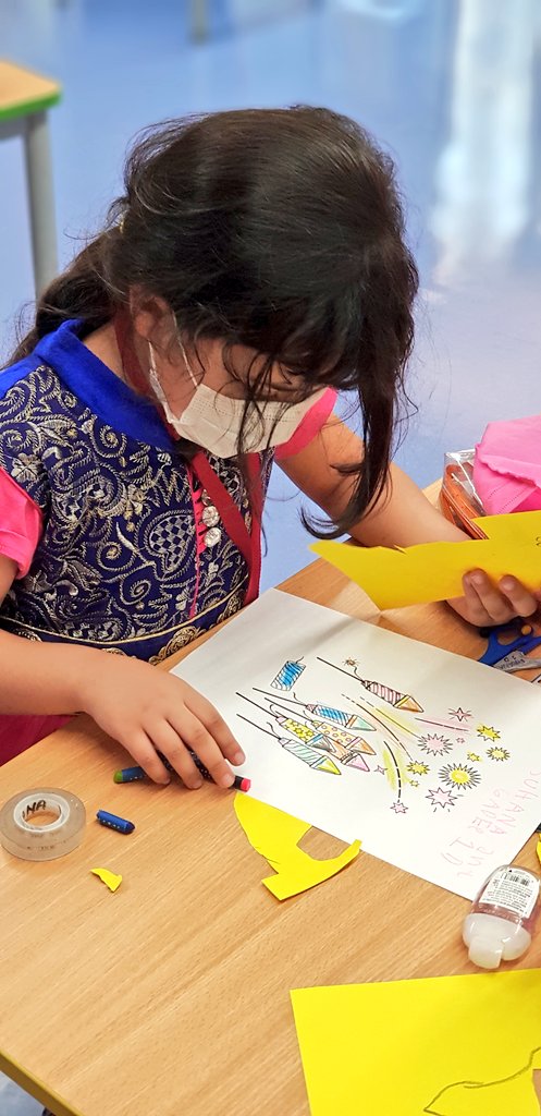 AbelAbrahamSaji's tweet photo. Sharing and caring , the pure joy with Diwali Festive Spirits with 4th Graders..@NMS Happy Diwali all
@ArtNMS @gemsnms_alkhail @GEMS_ME @GNMSEdupreneurs @pallavi_p23 @TeresaRusten https://t.co/gB3OPEtaZT