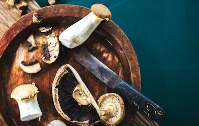 Voedingenkanker's tweet photo. LEKKERE #LUNCHTIP: portobello's gevuld met spinazie en fetakaas en daarbovenop een spiegeleitje. Deze heerlijke combinatie van smaken is echt het proberen waard! Het #recept vind je hier: https://t.co/20Bx6gHGcy
#voedingenkanker #lekkereten #gezondeten #food https://t.co/Vcw1lzW87g