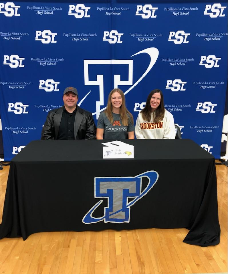 IowaPremierFP's tweet photo. NLI SIGNED!  Iowa Premier GOLDs @EvieStuck signs her NLI to @UMNCrookston University! The Golden Eagles are getting a BIG TIME ARM!  GREAT JOB EVIE!  IPF NATION IS SO PROUD OF YOU!!  #IPFLIFE #NationalSigningDay https://t.co/PkpmSi2NeD
