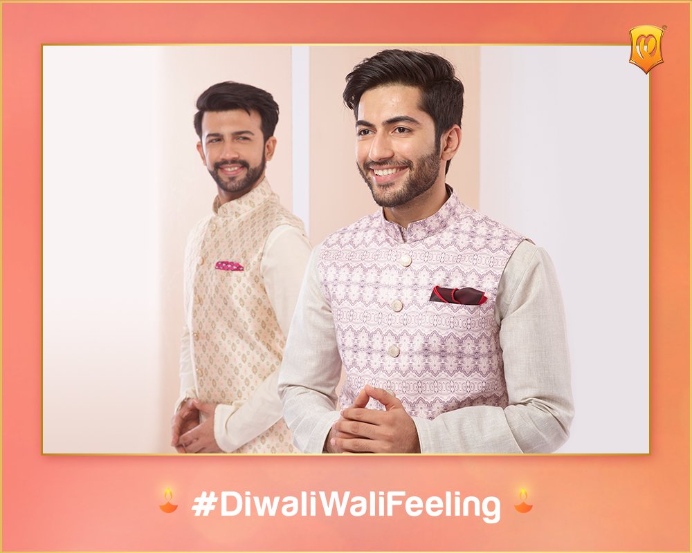 Manyavar_'s tweet photo. Mithai, Lanterns and Cards ke game ke saath festive look bhi hai jaruri. Check out our Diwali collection at the nearest store or shop online - https://t.co/4lCaDhg6NV
#DiwaliWaliFeeling
#diwali #diwali2020 #festivewear #traditionalwear #manyavarkurta #kurtacollection https://t.co/lN70Ly7pcL