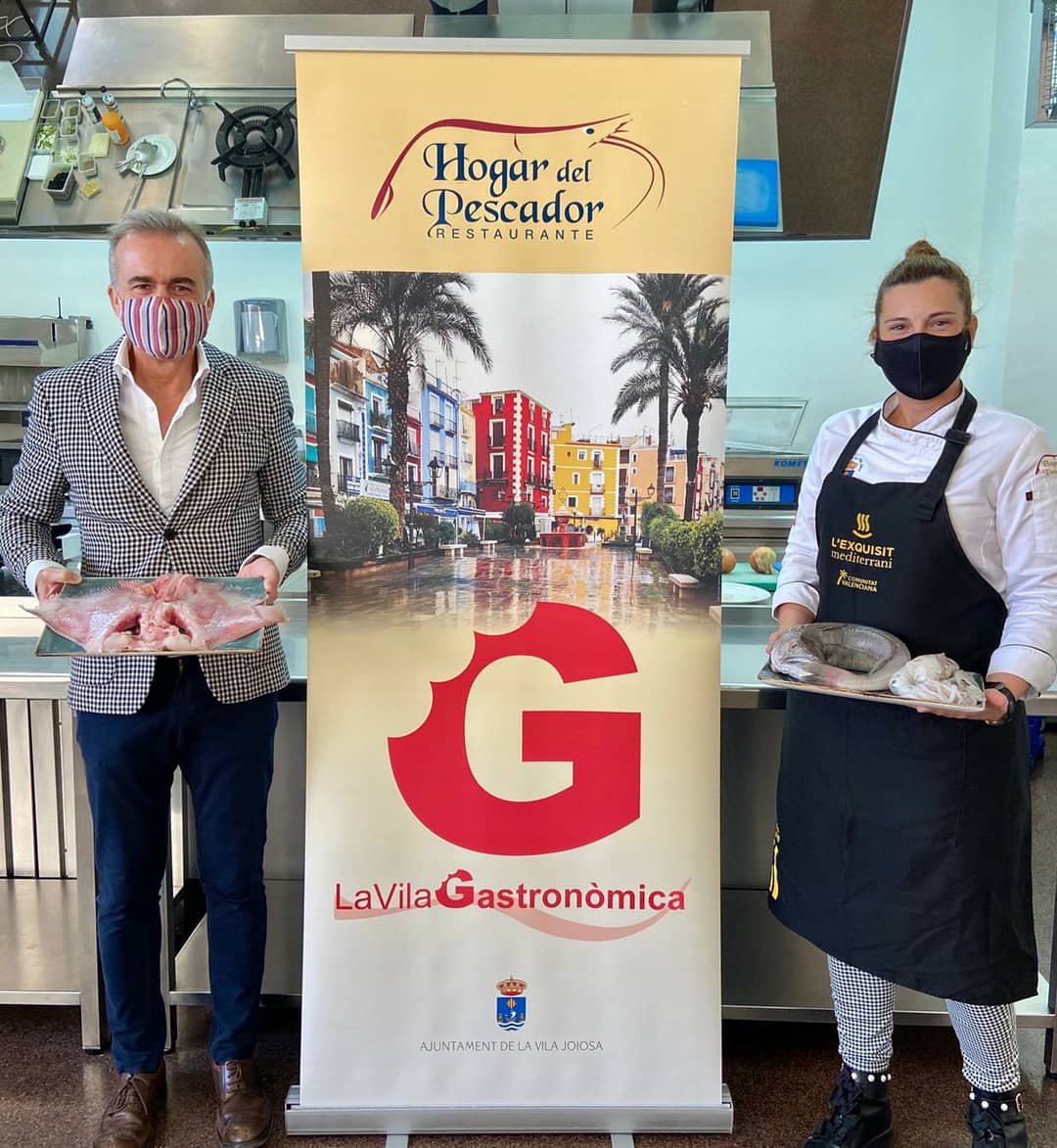 Hogarpescador's tweet photo. Segunda sesión de los talleres de formación de profesionales de la cocina en el @centredeturisme de #Alicante. @Martadeisan ha preparado canelones de pescadilla, #arroz con raya y calamares encebollados. ¡Una masterclass de rechupete! #LExquisitMediterrani @guiagastroalc https://t.co/IJgCoooa5q
