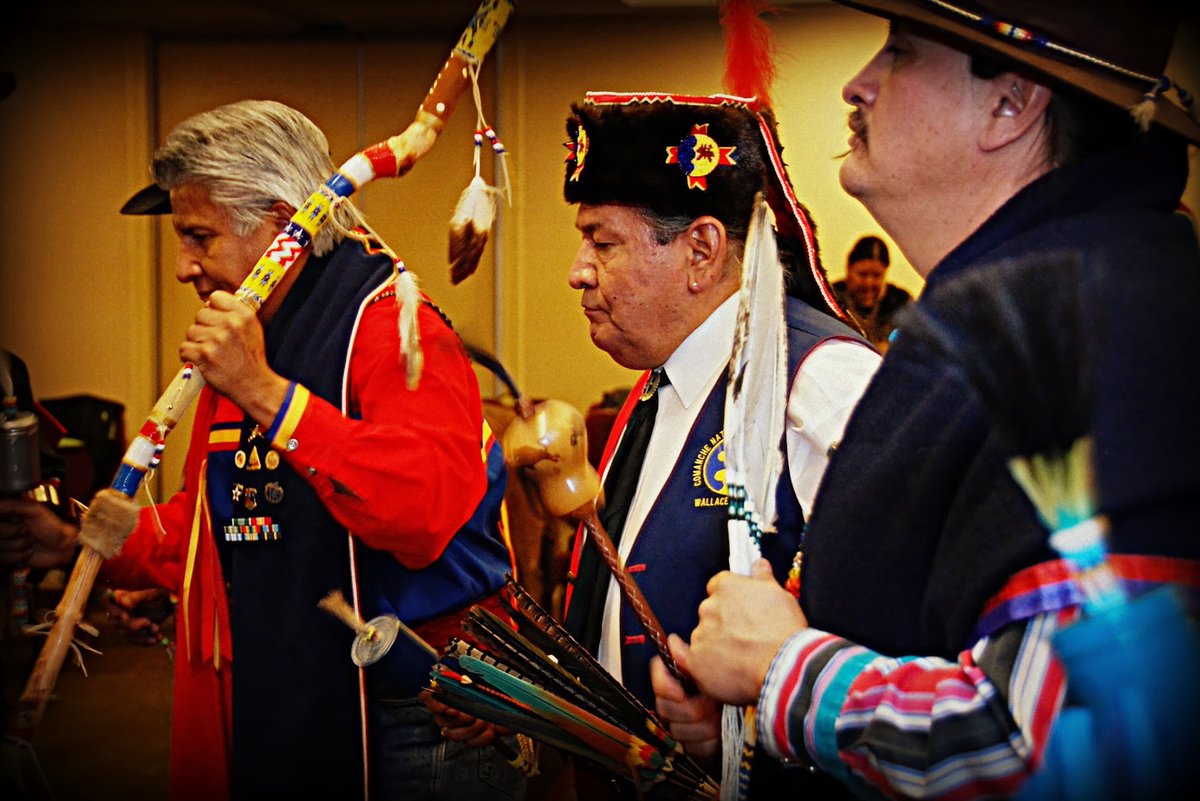 In honor of  #VeteransDay2020 and to my fellow Native American Veterans, here a  #thread of my photos I've taken as a journalist.I am proud to be a Native Veteran.And to all of the veterans out there, thank you for your service. #HappyVeteransDay  #HappyVeteransDay2020