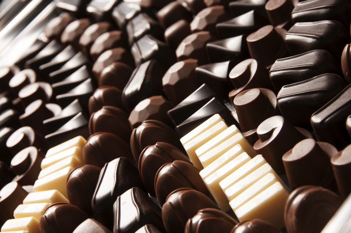 candydistrict's tweet photo. 🍫🍫🍫🍫🍫Happy National Chocolate Day!🍫🍫🍫🍫🍫 #chocolate #candy #wednesdaymotivation #yum #nationalchocolateday #chocolateday https://t.co/NHzdZ2S7v3
