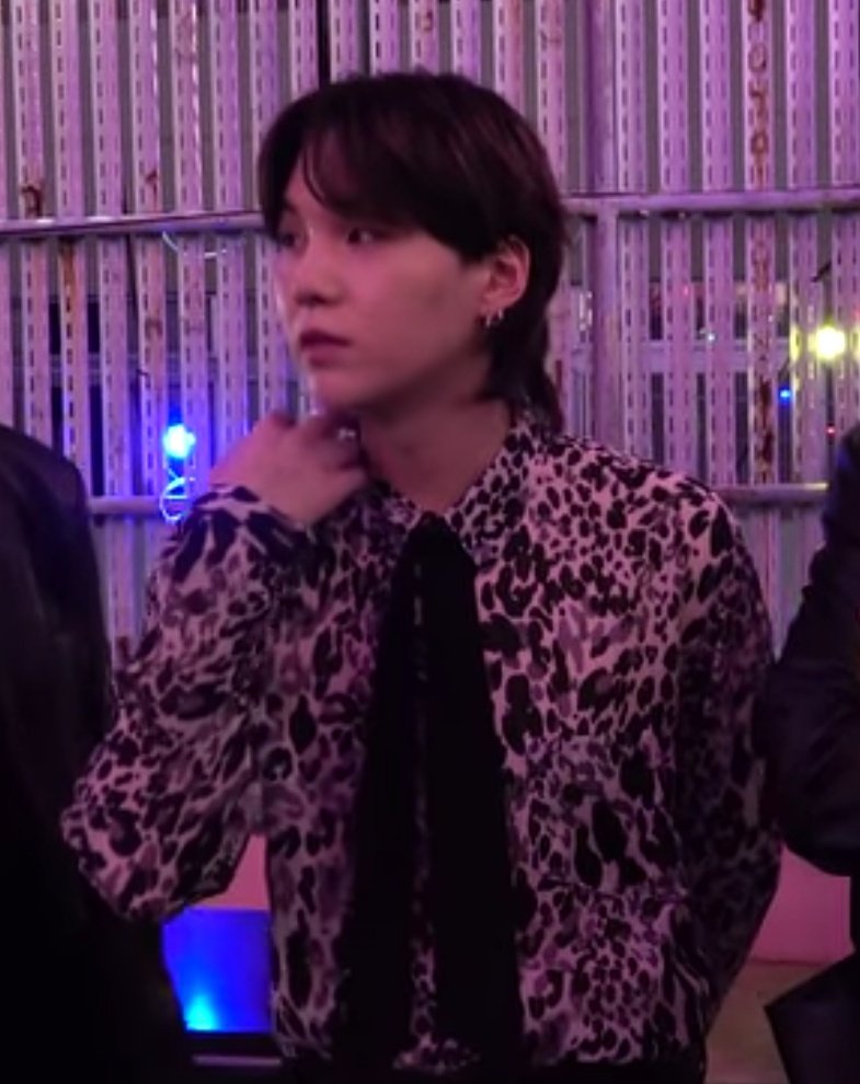 taebokkiii's tweet photo. MIN YOONGI WITH MULLET?!?!!?! 😳😳 https://t.co/92vmsJogWE
