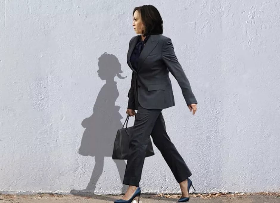 tariqnasheed's tweet photo. Foundational Black American Lucille Bridges, mother of civil rights activist Ruby Bridges died today. She lived long enough to see a non-FBA prosecutor who would have had her locked up for truancy violations, get depicted next to an image of her daughter https://t.co/YqyNVJsYWd