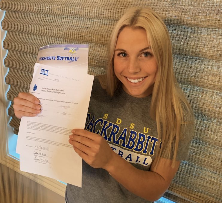 lilliefilger's tweet photo. So excited for my future home!💙💛🐰 #GoJacks https://t.co/WbE8pbdho9