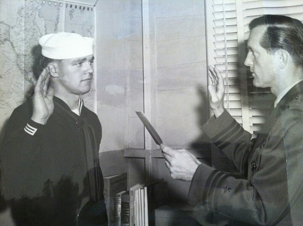 sjohnson72699's tweet photo. Happy Veterans Day! Thank you for sacrificing everything for us! My dad is a Navy vet who served in the Vietnam war and my nephew Chris (Damien’s dad) is an Army vet who served in the Iraq war. 💜💜 https://t.co/vfq3yWxbsf