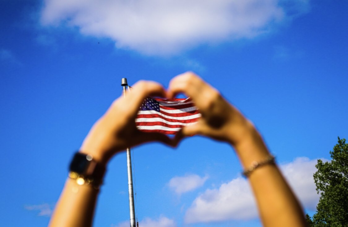 PeppDeliColumbu's tweet photo. Today and every day thank you for your service and the sacrifices that you and your families make to serve our country. https://t.co/99PBPTwFST