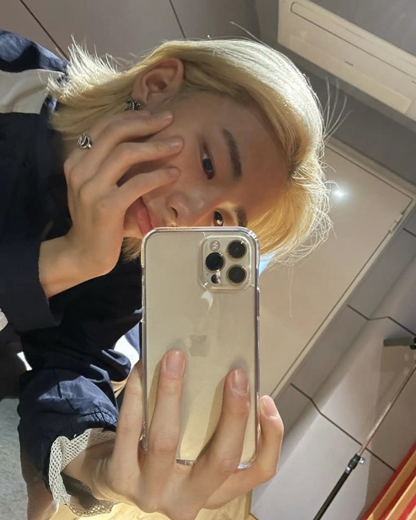 StrayKidsBrasil's tweet photo. 「 #INSTA • 11.11.20 」
Atualização do Hyunjin [1/2]

"Esperando pelo treino ☺️
#StrayKids #AmoOsStays #EuQueroQue #OConcerto #ChegueLogo"

↝ https://t.co/JTApuLbRYb

@Stray_Kids #StrayKids #스트레이키즈 https://t.co/s17eVM7GUt