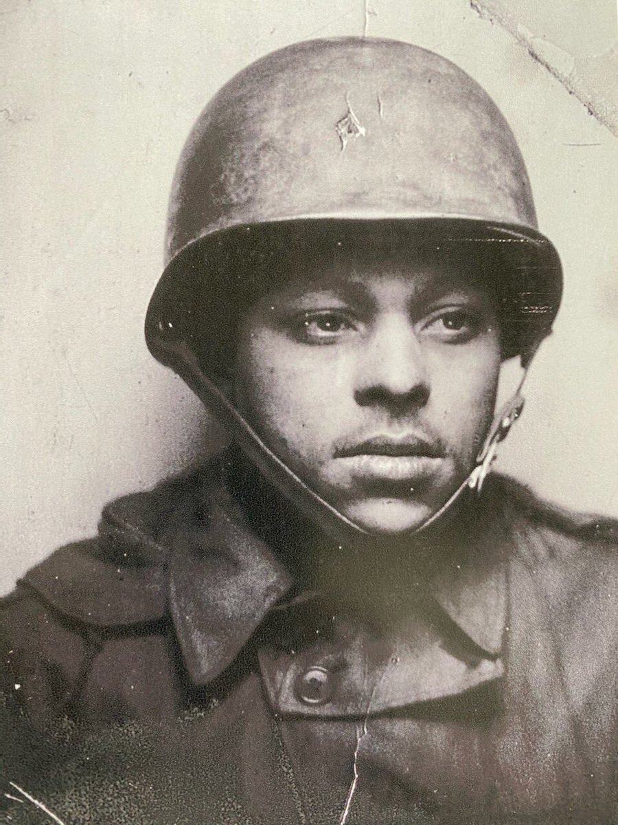 rteal10's tweet photo. Just know that this soldiering thing runs in my family...my Grandfather, John Lester Teal, Sr. (RIH) and my sibling and frat brother, John Lester Teal III.  Loving and proud of my lineage right now!!  #Salute https://t.co/Wp2A1qBkr4