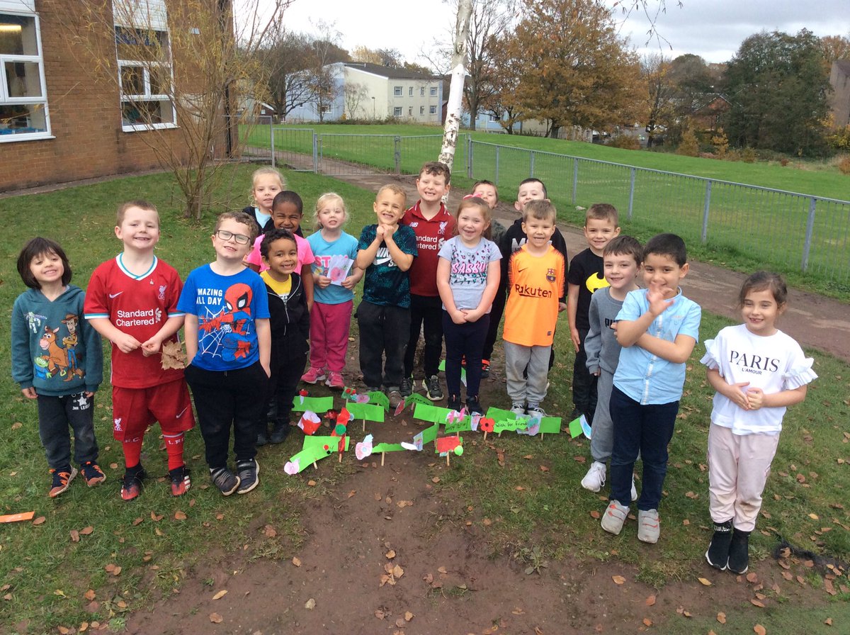 Springwood_Prm's tweet photo. #springpembroke have been making poppies to remember the people who served. #RemembranceDay #springart #springoutdoorlearning https://t.co/zP21qDrA2a