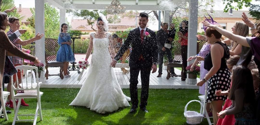 ¡La celebración del amor eterno es posible! Ven a conocer nuestra finca exclusiva ¡Y sueño con un boda civil única! 
📲 Información: 918 14 99 78
📩 info@laromanee.com
¡Ven a conocernos! 😉
Gracias Javier y Nuria ¡Por compartir vuestra felicidad con nosotros!💞
#BodasConEstrellas