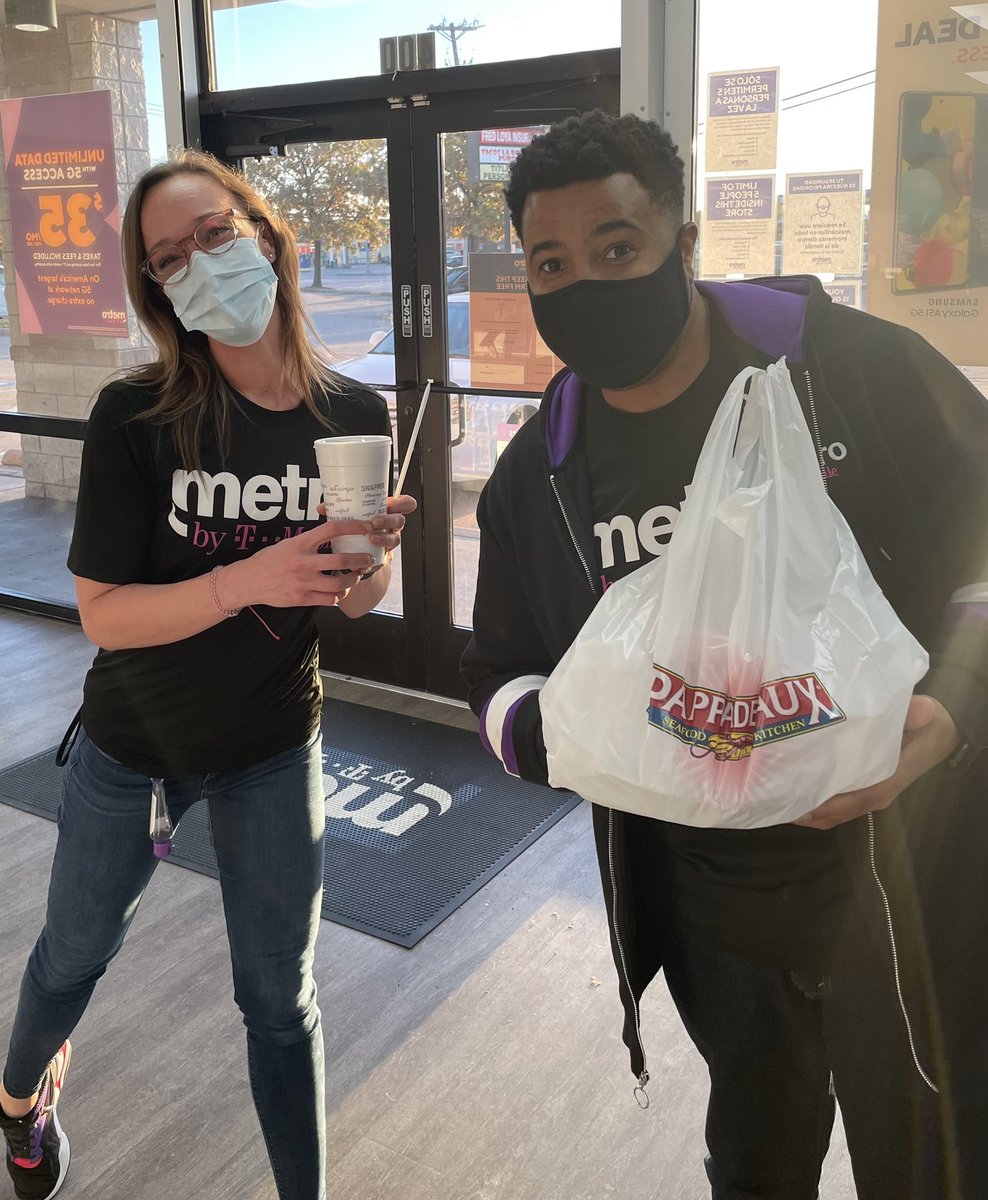 BrittaniZsido's tweet photo. When you get to celebrate your peer while playing DM for the week 🤗 Thank you @CharvinB for your service!!! @mrsclynn https://t.co/7wAjCNmLKH