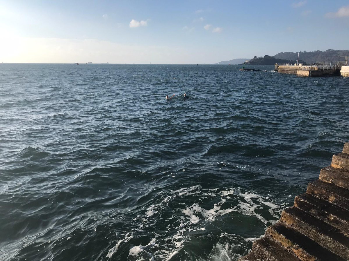 Marine_nineteen's tweet photo. Lockdown 2.0 is a lot harder in the winter but I'm so lucky to live in a city by the sea! Sea isn't quite as warm as it was for the first lockdown but is just as invigorating 😨😨😨 https://t.co/RX3MD2Ptk3