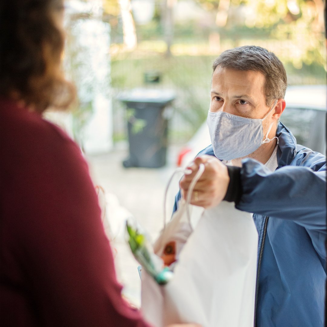 Henk helpt Ante
“Zo fijn dat er mensen zoals Henk zijn. Hij haalt af en toe wat grotere boodschappen voor me. Nu hoef ik in deze tijd niet elke dag de deur uit en zo zie ik af en toe ook nog iemand. Daar kijk ik echt naar uit"

#HipHelpt #nietalleen #vrijwilligerswerk