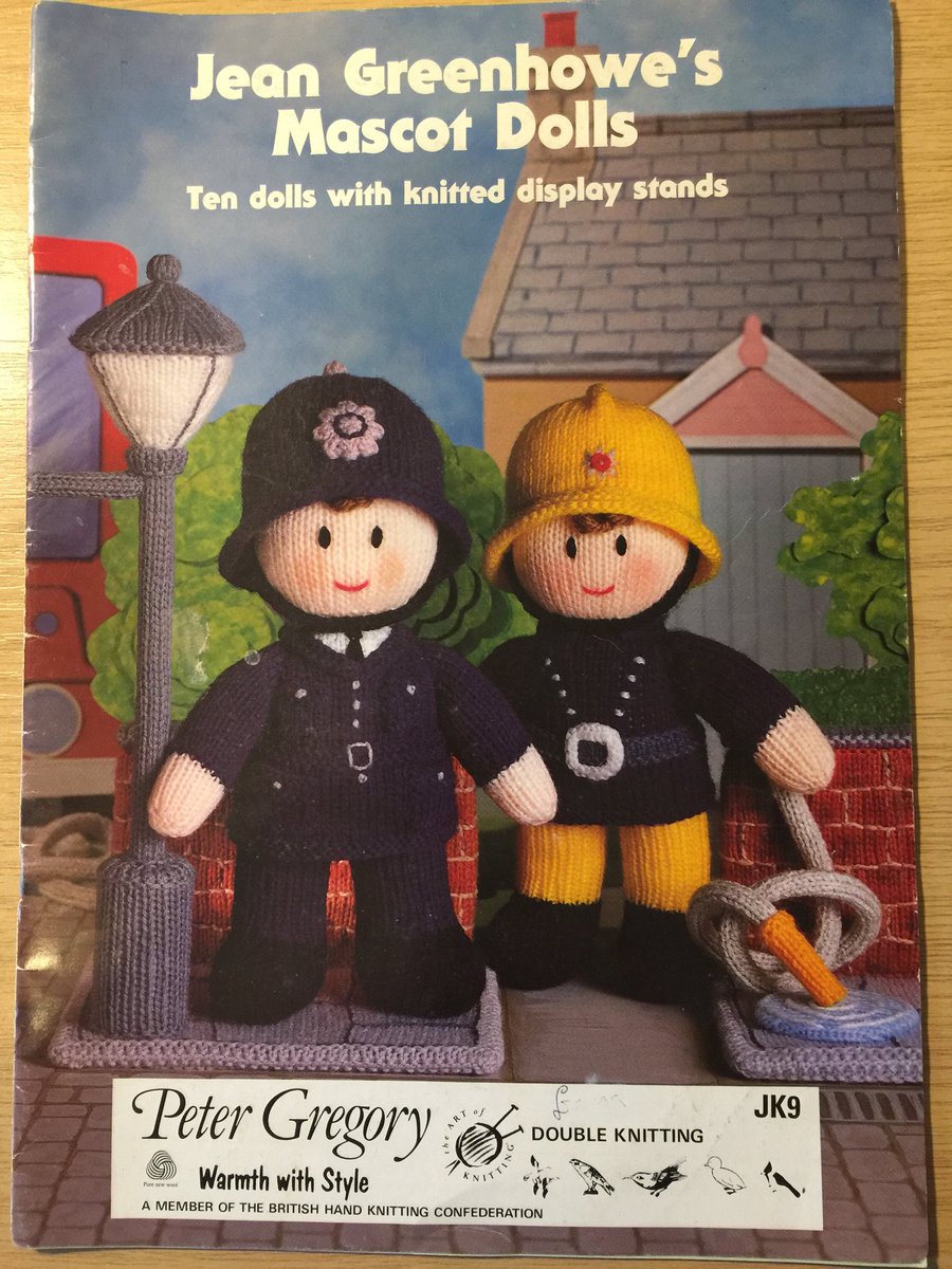 WatsonsVintage's tweet photo. NEW LISTING - THIS FABULOUS JEAN GREENHOWE VINTAGE KNITTING PATTERN BOOKLET HAS A SANTA 🎅 PATTERN! Available in my #etsyshop:1993 ‘Mascot Doll's' Knitting Booklet Ten Dolls With Knitted Display Stands#KnittingPatterns #Collectable https://t.co/5V8jYpFGYZ #KnitSanta #MascotDolls https://t.co/5cgcBrbLEb