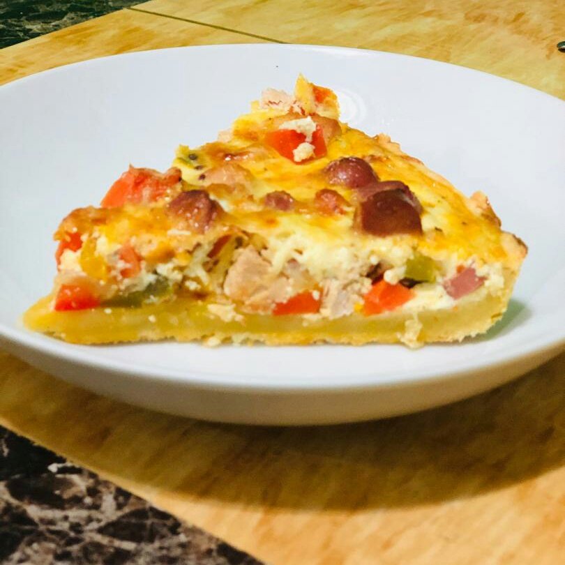 DGourmands's tweet photo. La Quiche exotique au poulet , un régal pour les papilles!!! ����😋😋
.
.
.
.
#quiche #faitmaison #recettesalée #gourmandises #dîner https://t.co/EHfsPY1uvZ