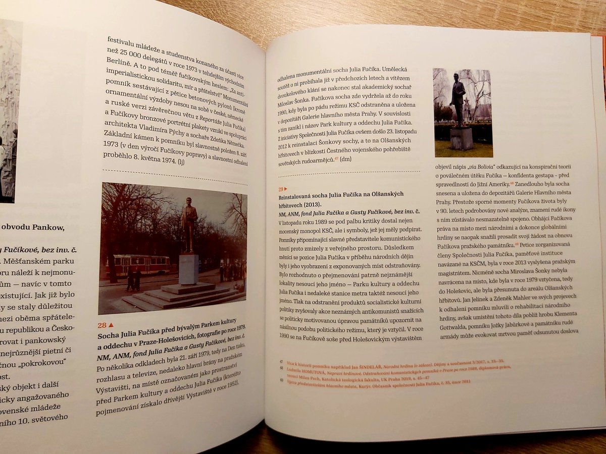 shingle_man's tweet photo. Společný projekt @narodnimuzeum a @ustr_cr završen! Doprovodná publikace k výstavě ReporTvář Julia Fučíka je na světě. A kdyby někoho zajímaly pomníky, tak ty jsou tam také... 🙂 #pomniky #fucik https://t.co/p9X3SzuDGP