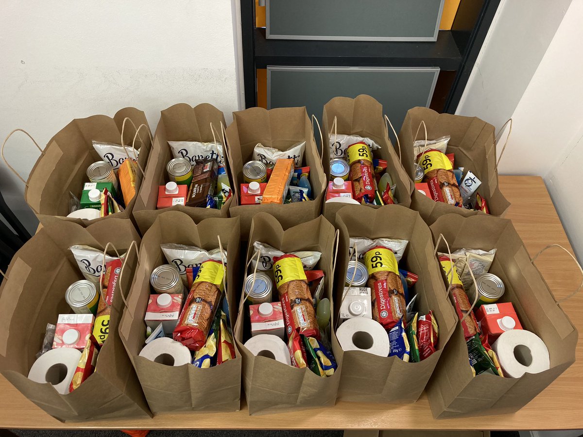 📣 <a href="/CumbriaUni/">University of Cumbria</a> students 📣

Struggling to get to the shops? No delivery slots? Money’s tight?

We’ve got you.

Here at <a href="/CumbriaSU/">Cumbria SU</a> we’ve been collecting for a food bank, to ensure that you have access the essentials that you need.

ucsu.me/foodbank
