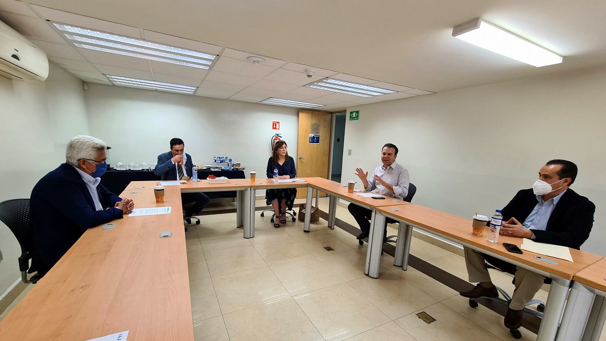 CODEDUR_oficial's tweet photo. Se suma CODEDUR a la alianza Durango-Mercosur que han construido el gobernador @AispuroDurango y el diputado @EVillegasV. 

Estamos listos para generar el conocimiento y ser puente operativo para la instalación de la oficina de representación de MERCOSUR en Durango. https://t.co/tmc0Xh975p