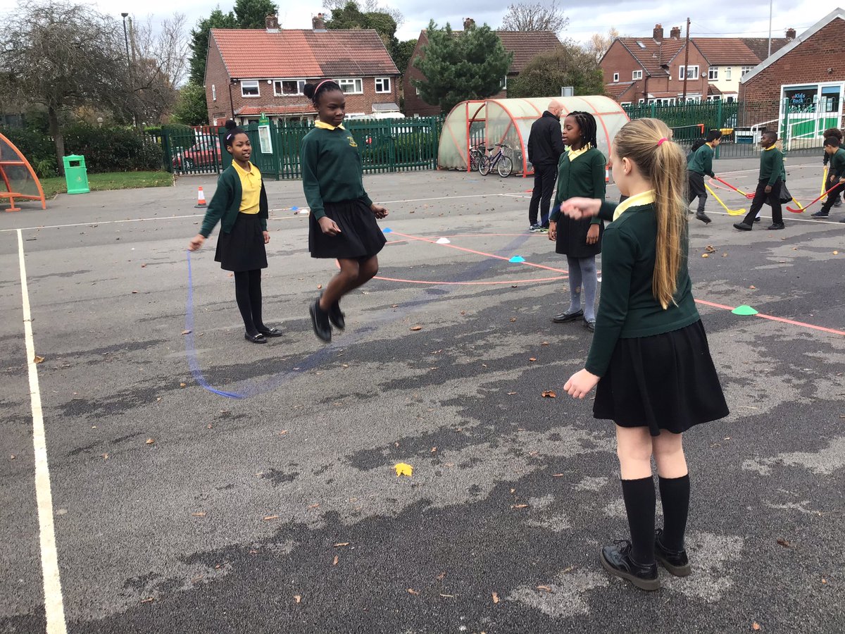firsprimarysale's tweet photo. Today’s break times had plenty of fun filled activity going on 🏃🏻♂️🏃🏿♀️ #BoogieBox #Dance #Skipping #Hockey #ActiveFirs #ActiveSchools @TraffordSSP https://t.co/OUJ3sHG5oa