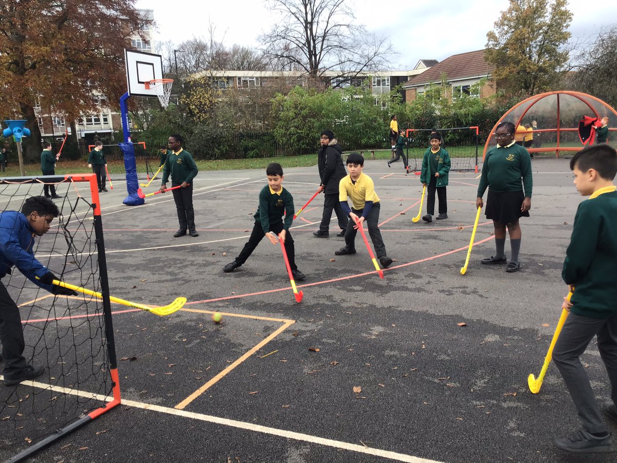 firsprimarysale's tweet photo. Today’s break times had plenty of fun filled activity going on 🏃🏻♂️🏃🏿♀️ #BoogieBox #Dance #Skipping #Hockey #ActiveFirs #ActiveSchools @TraffordSSP https://t.co/OUJ3sHG5oa