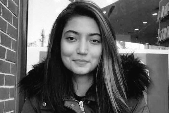 ferdiidemirr's tweet photo. Ah Kadın!
Ne çok öldün bu topraklarda.
Yaşamak en güzel sana yakışırken
Kara toprağı yakıştırdılar sana.
Yakıldın, vuruldun, parçalandın
Bir tebessüme sığacakken
Sığdıramadılar seni koca dünyaya...

-Ferdi Demir

#kadıncinayeti #TubaTokbaş https://t.co/ubIf1967QV