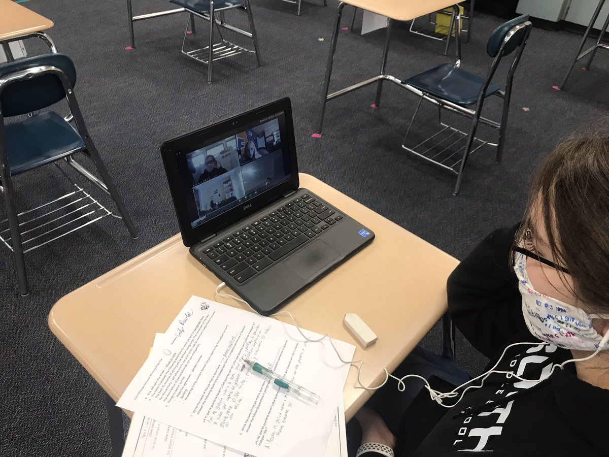 SenoraHackett's tweet image. Today we worked in groups for presentational writing practice! @sms8west @sms8east @AHSD25South