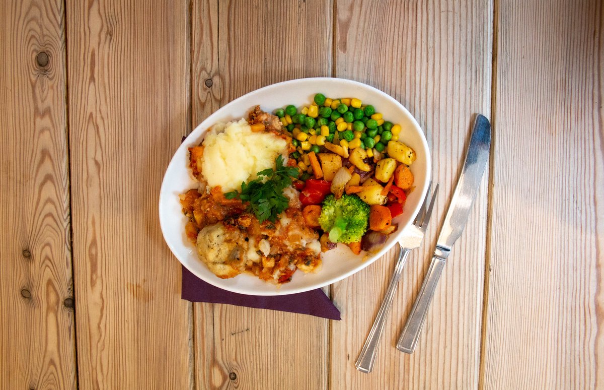KingsCoffeeShop's tweet photo. We've launched King's Kitchen - delicious frozen meals to take home for an easy dinner. Great selection of mains and desserts, generous portions and good value- exactly what you'd expect! Why not give them a try? https://t.co/ef9JazYXpN #madewithlove https://t.co/94rzJ84T6U