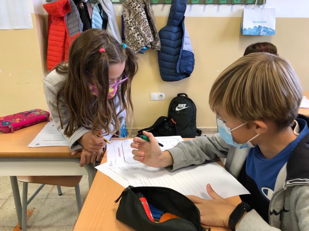 colsantpau's tweet photo. PRIMÀRIA | 3r és un no parar! Ens encanta treballar en equip! 🤝 I, per cert, ja heu sentit a parlar dels nostres restaurants? Estigueu ben atents a les xarxes! 📲
#3rdGradeSwag #JoSócdelSantPau #Primària #CicleMitjà https://t.co/mMwflobNrG