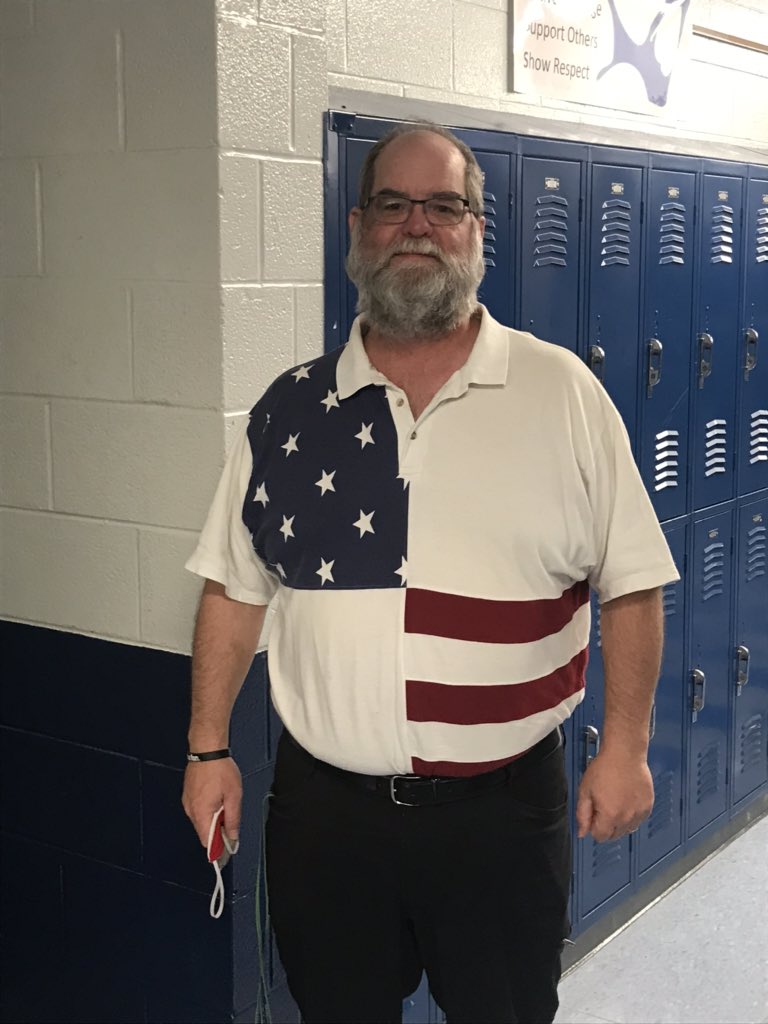 caycee_spears's tweet photo. LC Veterans: Coach Howard and Mr. McReynolds  #LCPride https://t.co/xrlFCLNJQ6