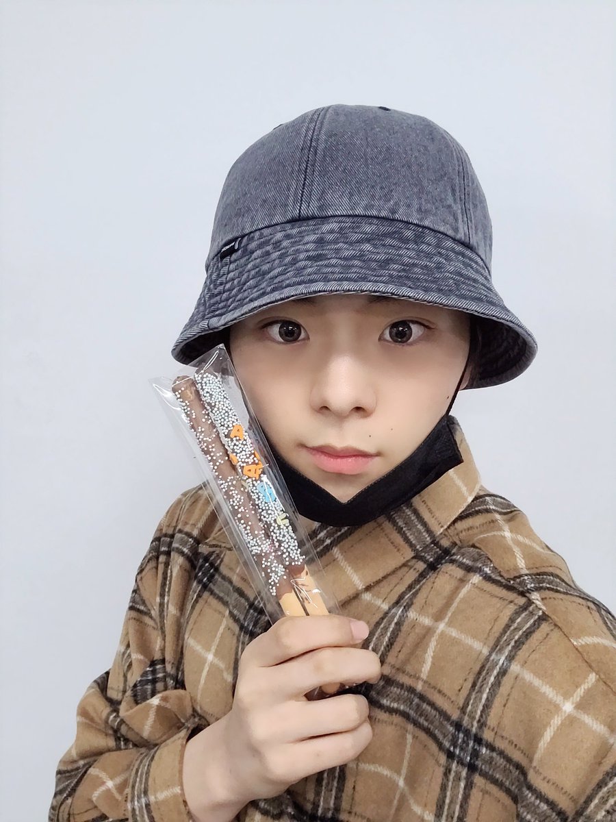 GHOST9OFFICIAL's tweet photo. [#이태승]

형 맛있었어용! 뭔가 모르게 갬동😭😭 맛도 맛있구 고마워 멤버들 하뜌😘😘 https://t.co/Jb6KZppRcU