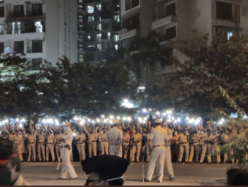If all these cops gathered outside Taloja Jail watched <a href="/ndtv/">NDTV</a>, that would be their highest viewership figures in the last 10 years!