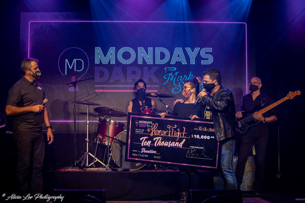 Mondays Dark tweet media