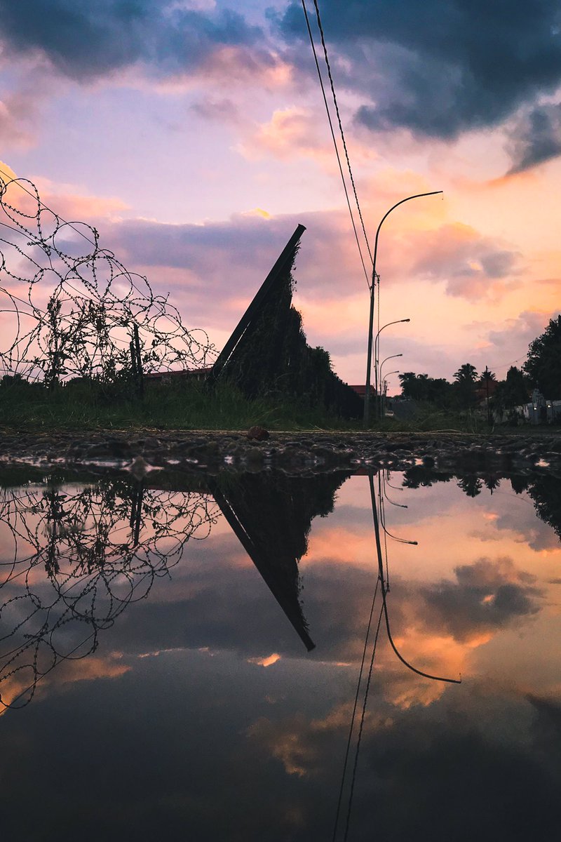 RealOxka's tweet image. My reflection pictures are now looking nice. 📸 🌇 🌧

Left or right for you? 🤯

#cyrilramaphosa #BreakingNews #Fergusons #FellowSouthAfricans #ThePresident #TrumpvsBiden #gomez #skeemsam