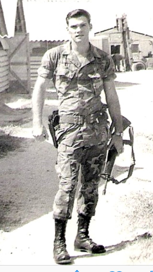 coachteezy10's tweet photo. Thank you Uncle Ron and ALL veterans for your service! https://t.co/SumgY4Yvdi