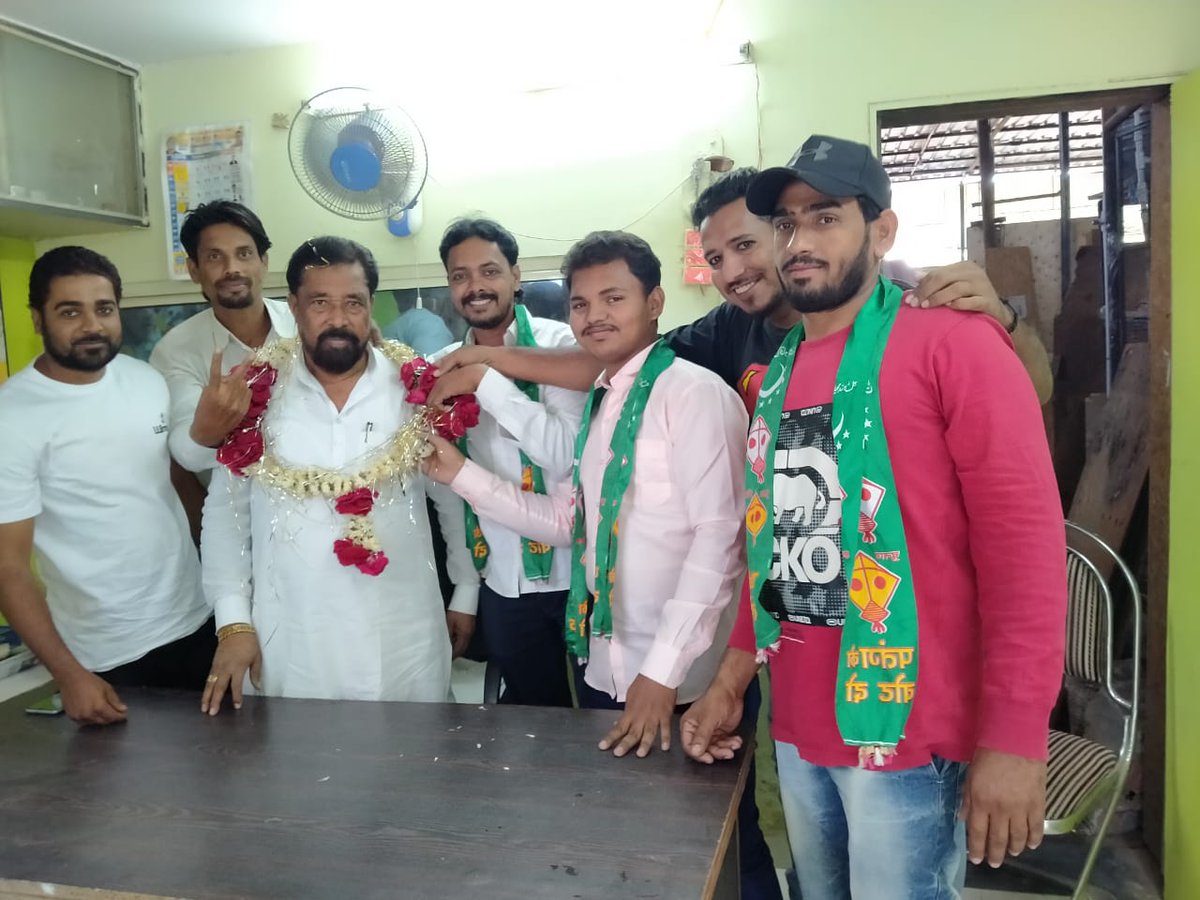 Ayubjagirdar's tweet photo. Bihar Election
 MIM Vaijapur team congratulated senior corporator #Ayub_Jagirdar Sahab on his great success
 MIM Aurangabad
@asadowaisi @imAkbarOwaisi @imtiaz_jaleel @SyedMoin9890 https://t.co/FDPGpzR5aj