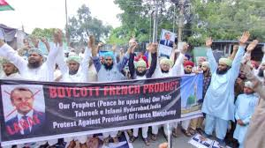 With such history, support among Indian Muslims for global Muslim causes like Palestine & opposition to Israel & West is not surprising at all. Even in recent incidents of terror attacks in France, Indian Muslims are more vocal about their opposition to French than the attackers.