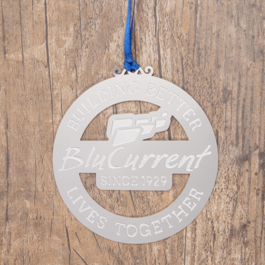 ZupliftLLC's tweet photo. So many different types of customizable ornaments, perfect for any occasion!🎄 Manufactured by @IDProductsource,  they offer acrylic, etched, leather, PVC, button, or embroidered styles! #employeegifts #holidaygiftideas https://t.co/oyX9SrZ57w