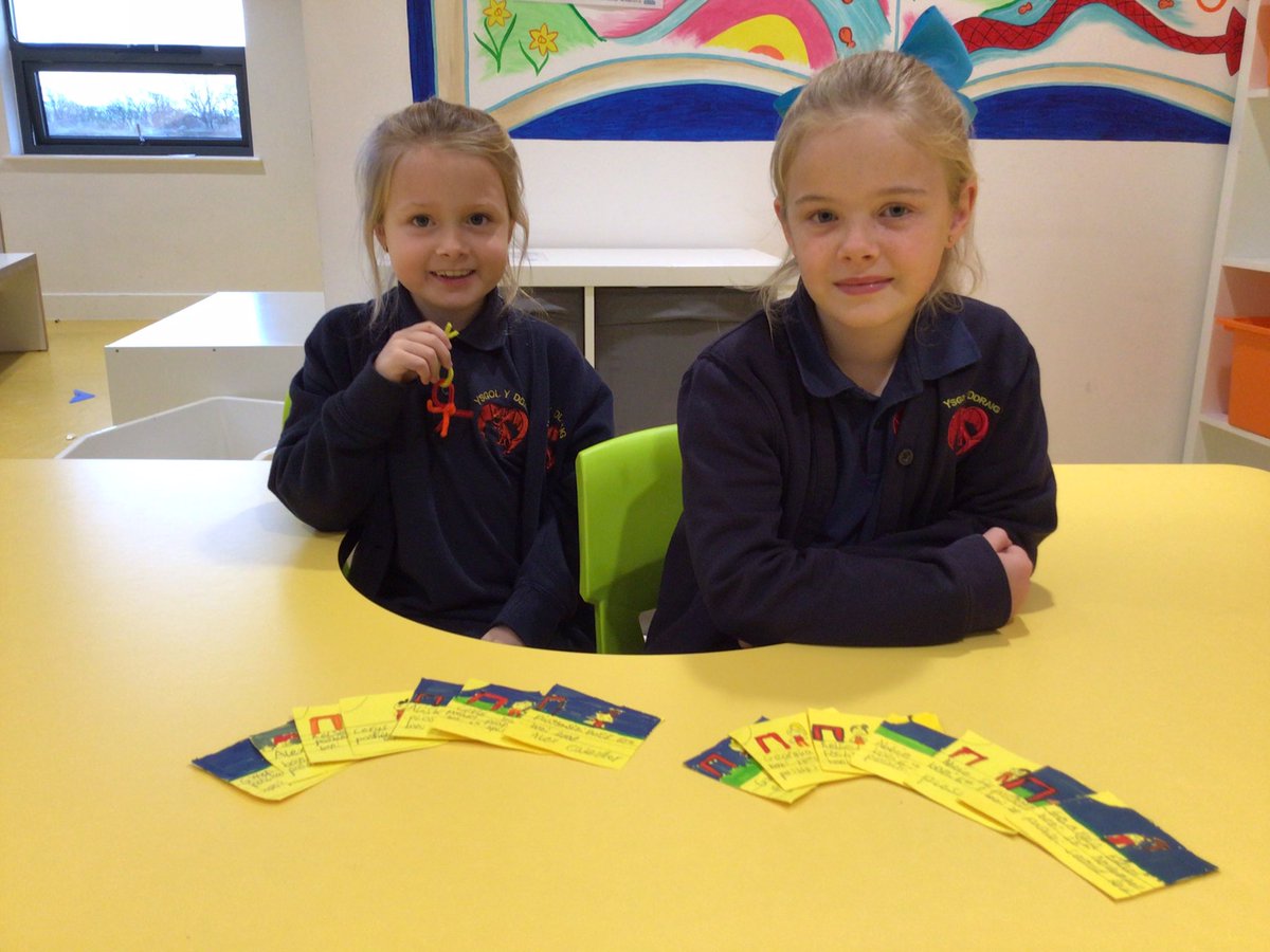 ysgolyddraig's tweet photo. Year 3/4 #cleddau #penfro enrichment day.....we made our own welsh sports themed board games and worked really well and had lots of fun in our teams! #Pressplay #healthandwellbeing #welshdimension https://t.co/muaM7esw40