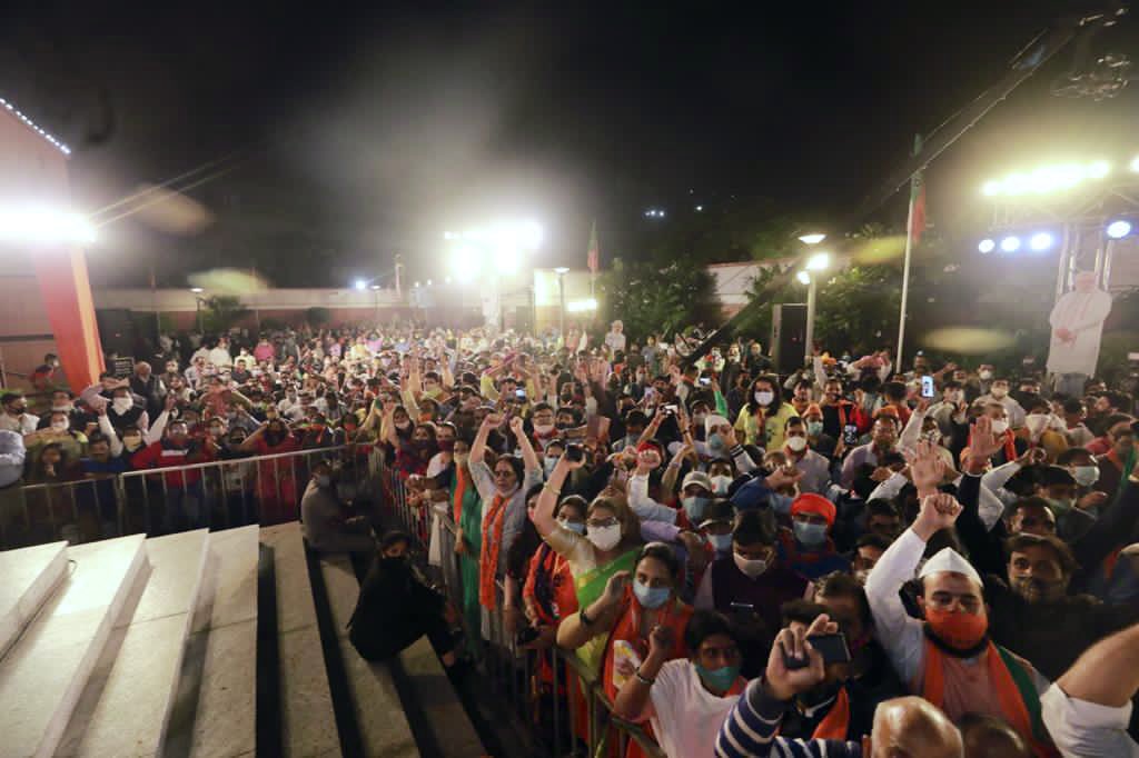 AmitShah's tweet photo. Entire BJP under the leadership of PM Shri @narendramodi ji and Shri @JPNadda ji thanks people across the nation, especially our sisters and brothers of Bihar for their unwavering support and trust in @BJP4India.

Some glimpses from the BJP Headquarters, New Delhi. https://t.co/kFAFytSrWo