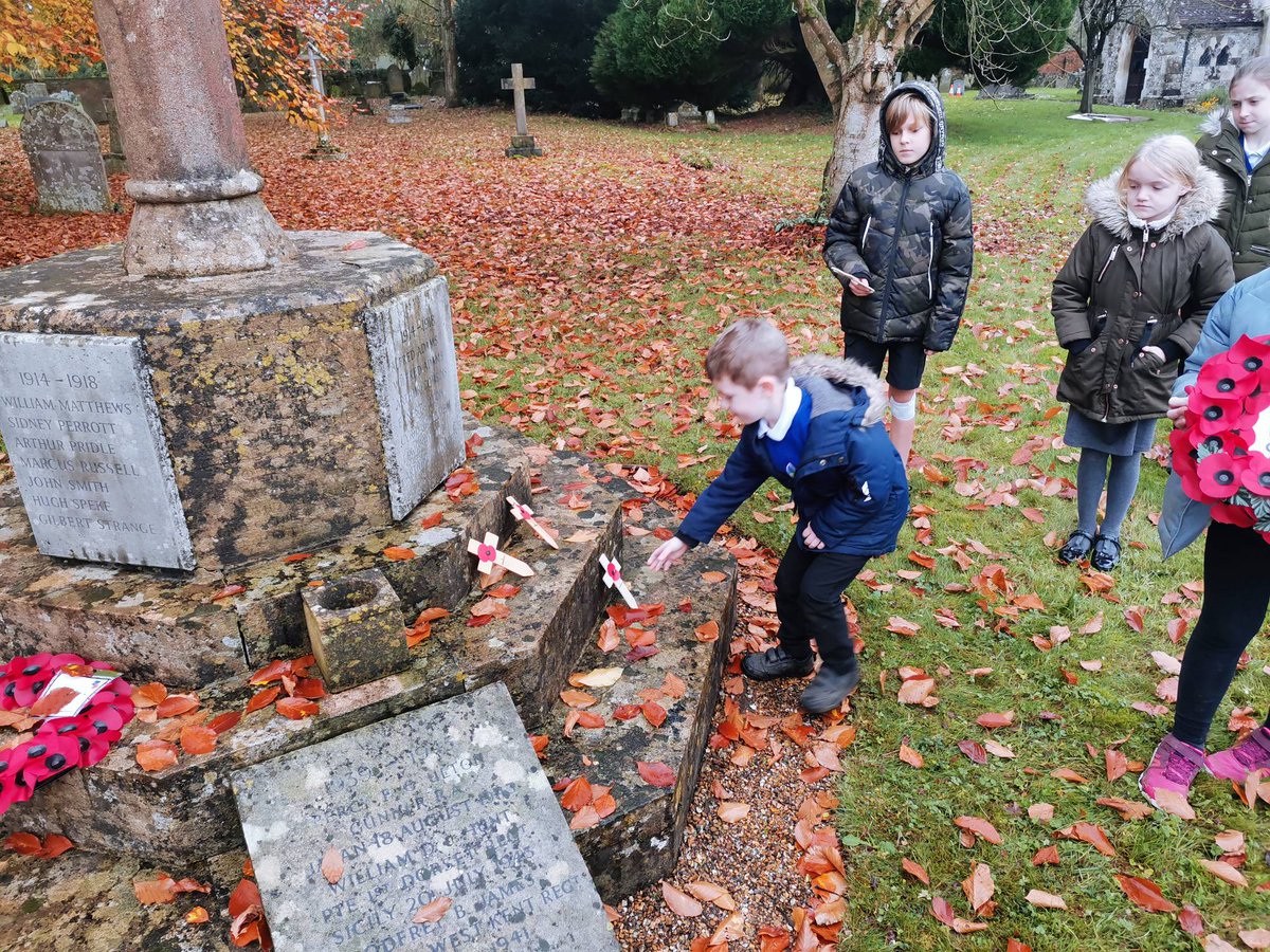 Spetisburyprim1's tweet photo. Following our Remembrance assembly, a group of children visited the war memorial in our church to lay poppies and a wreath #lestweforget https://t.co/4GLEIlGZBQ