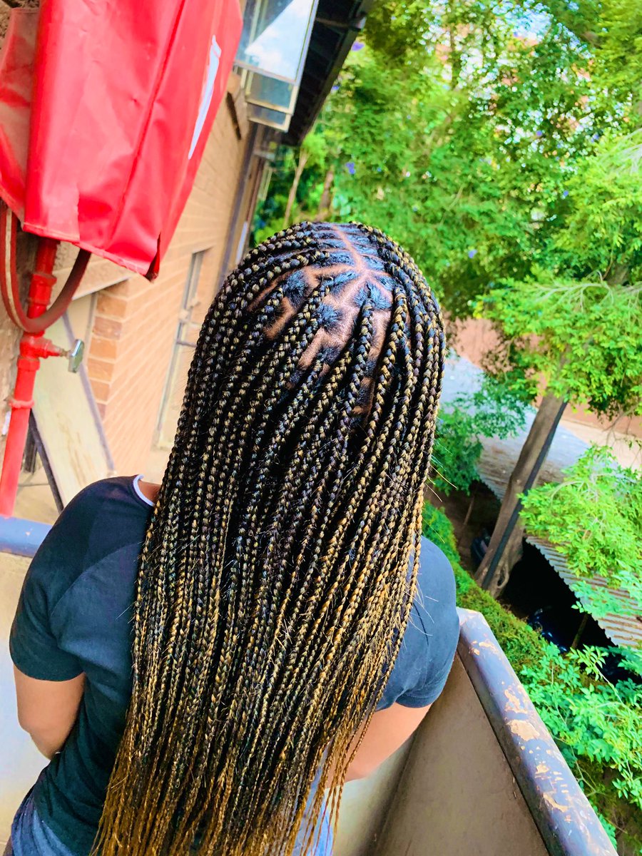 LNeluheni's tweet image. Knotless braids around Pretoria (central)
Housecalls are available as well😉
Affordable
WhatsApp 0720789230 or Inbox for this!
PLEASE RETWEET MY NEXT CLIENT MIGHT BE ON YOUR TIMELINE 😊
#MissSA2020 #SoundsofFlavour #BreakingNews #level5