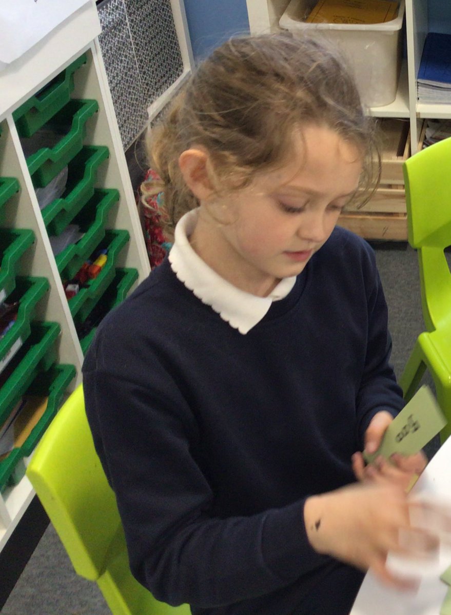 ysgolyddraig's tweet photo. Year 3/4 #cleddau #penfro enrichment day.....we made our own welsh sports themed board games and worked really well and had lots of fun in our teams! #Pressplay #healthandwellbeing #welshdimension https://t.co/0sQtjeykjH