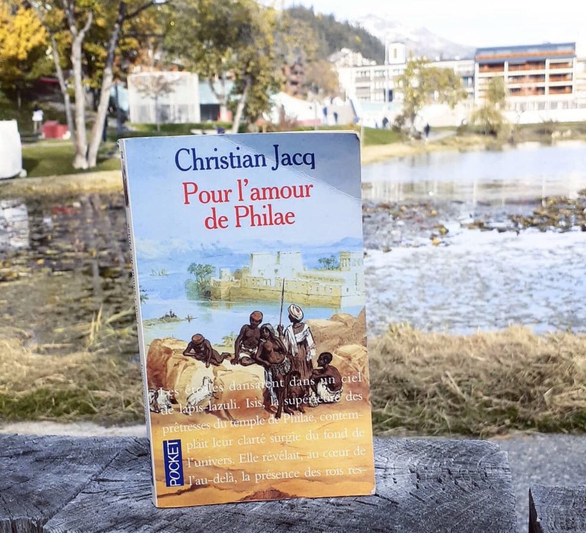 #ConseilLecture

Merci à <a href="/soso2828/">سبحٱن ٱللﮪ وبحمدﮪ.</a> pour la photo diffusée sur Instagram 

Pour l’amour de Philae <a href="/Pocket_Editions/">Pocket</a>